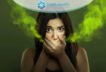 نقش پلاک میکروبی در ایجاد بوی بد دهان و راهکار های مقابله